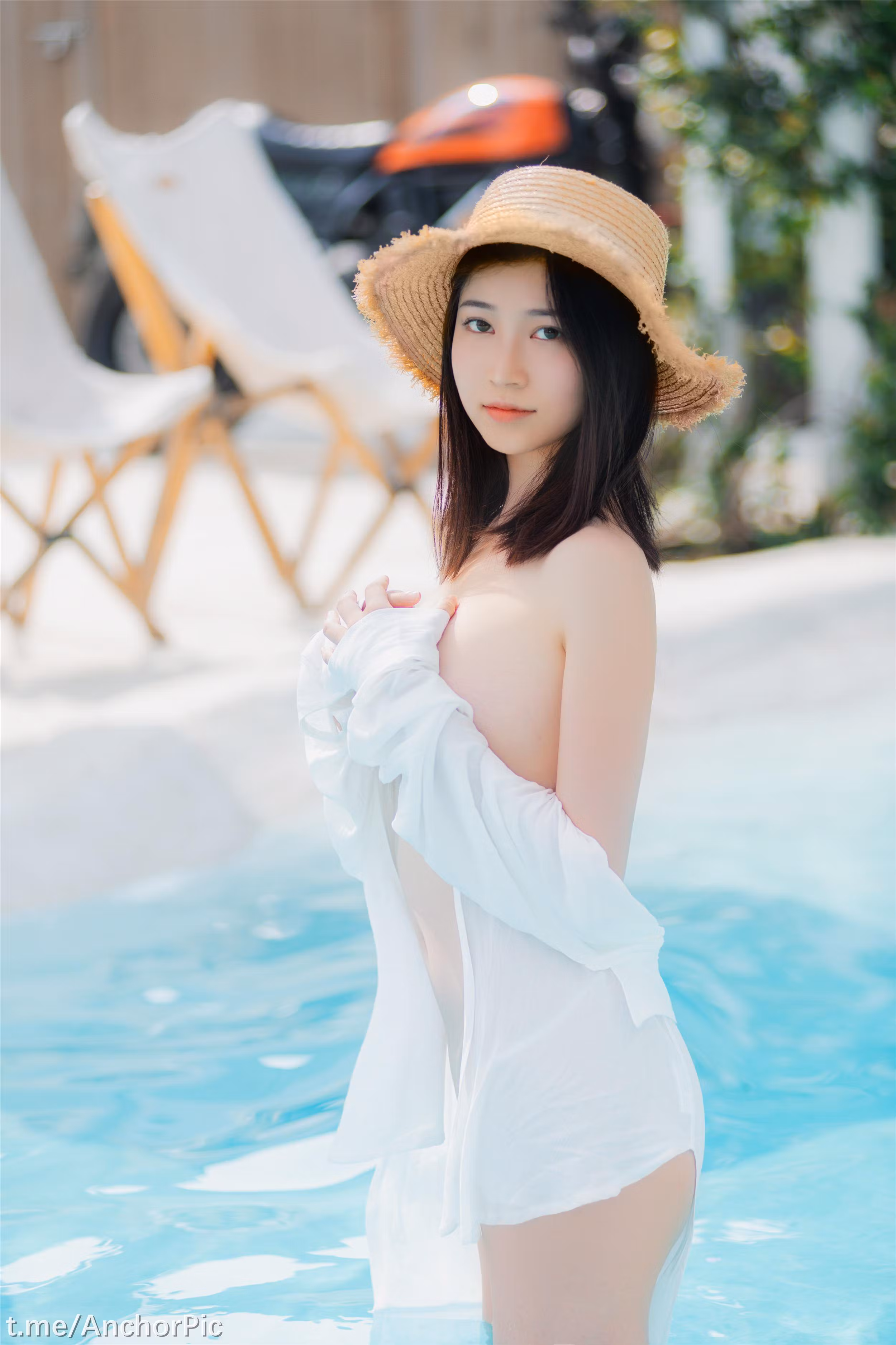 [年年] [死库水/泳装] 夏日限定泳池图集 [34P]-软桃社